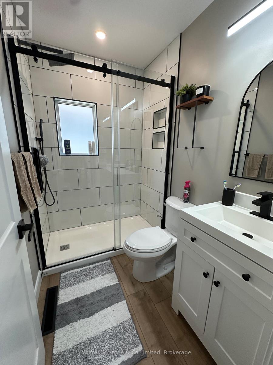 166 Cornwall Street, Waterloo, Ontario  N2J 1H6 - Photo 26 - X12372442