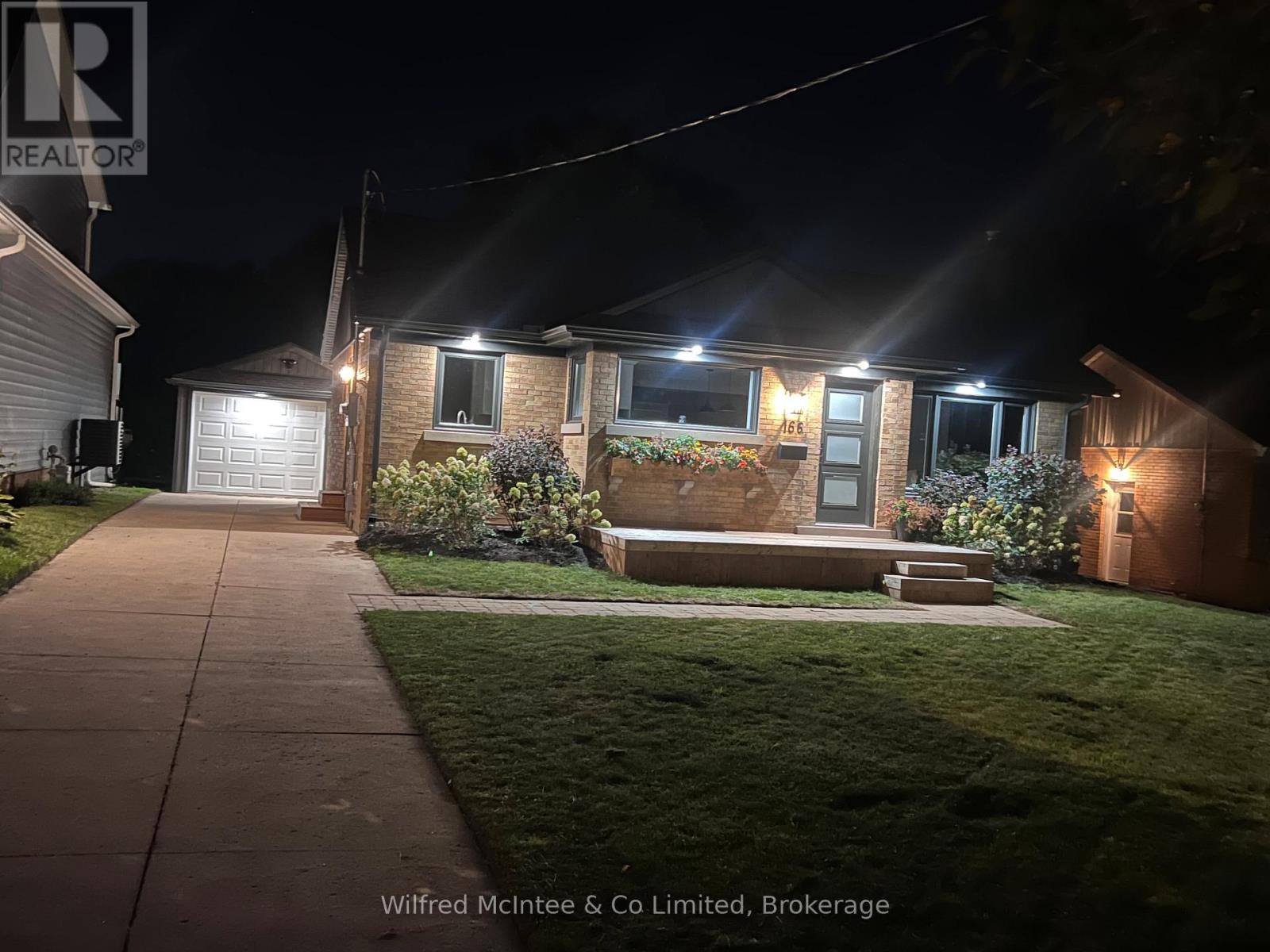 166 Cornwall Street, Waterloo, Ontario  N2J 1H6 - Photo 3 - X12372442