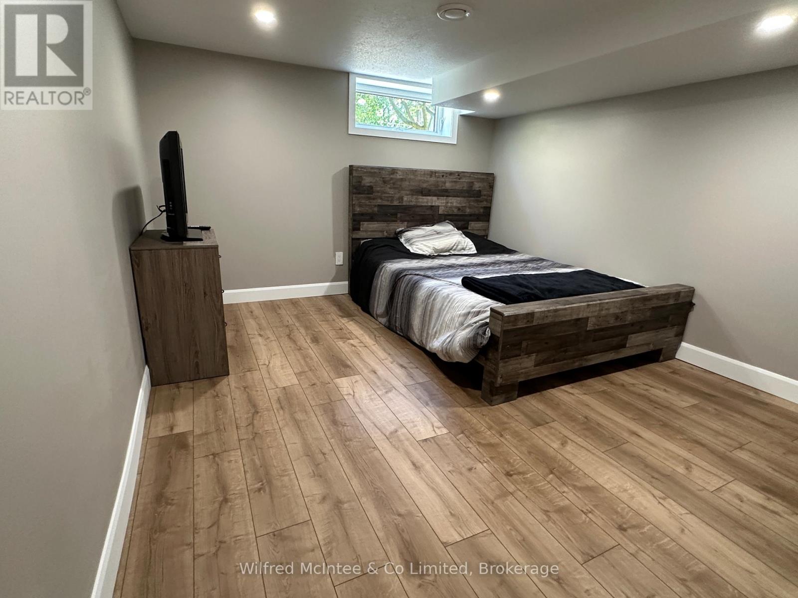 166 Cornwall Street, Waterloo, Ontario  N2J 1H6 - Photo 31 - X12372442