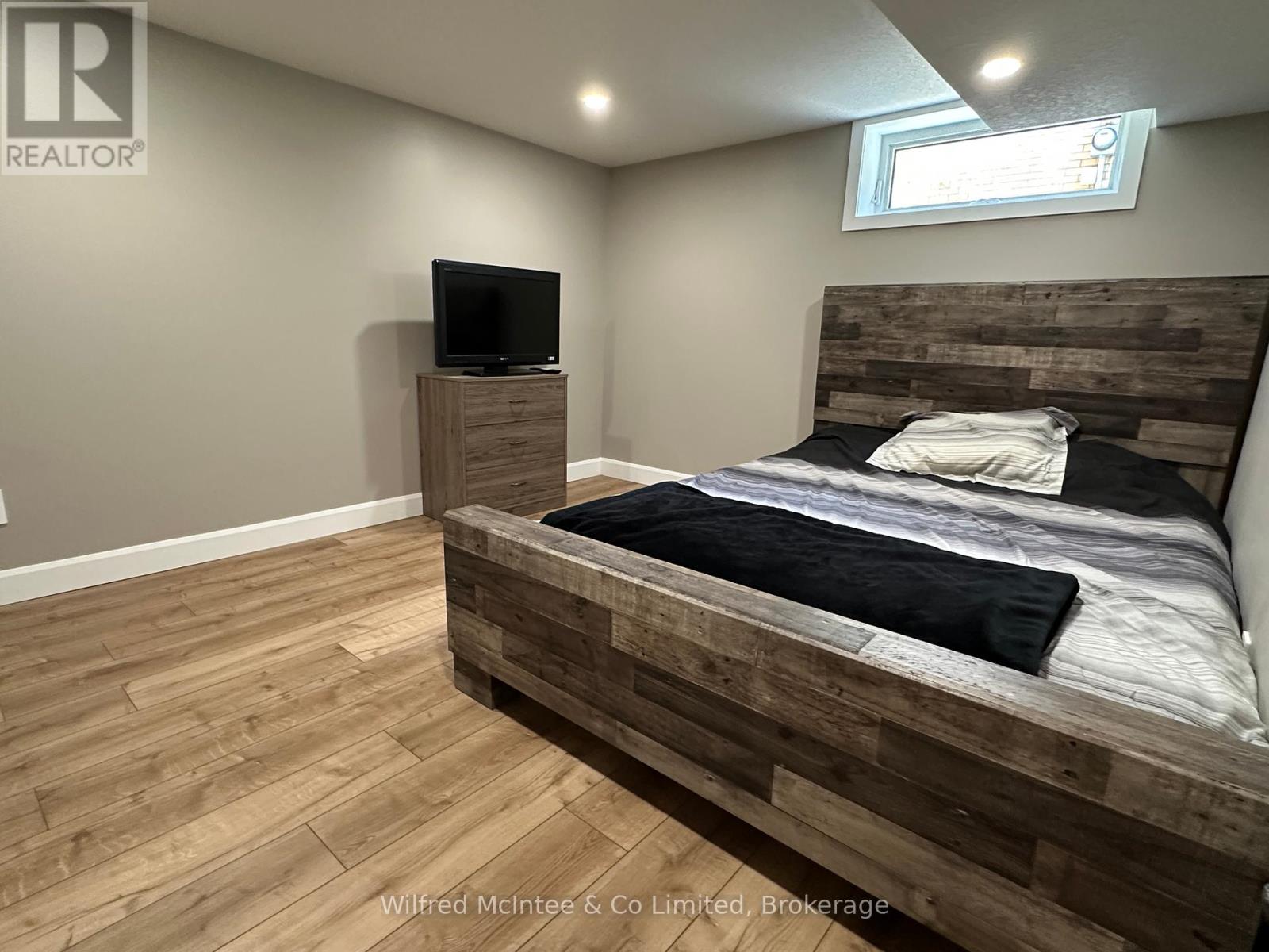 166 Cornwall Street, Waterloo, Ontario  N2J 1H6 - Photo 32 - X12372442