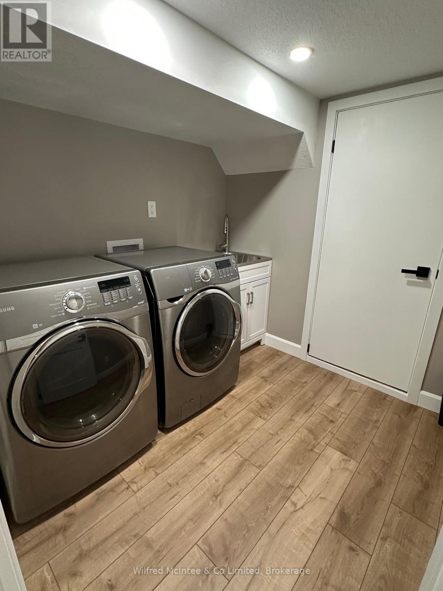 166 Cornwall Street, Waterloo, Ontario  N2J 1H6 - Photo 34 - X12372442