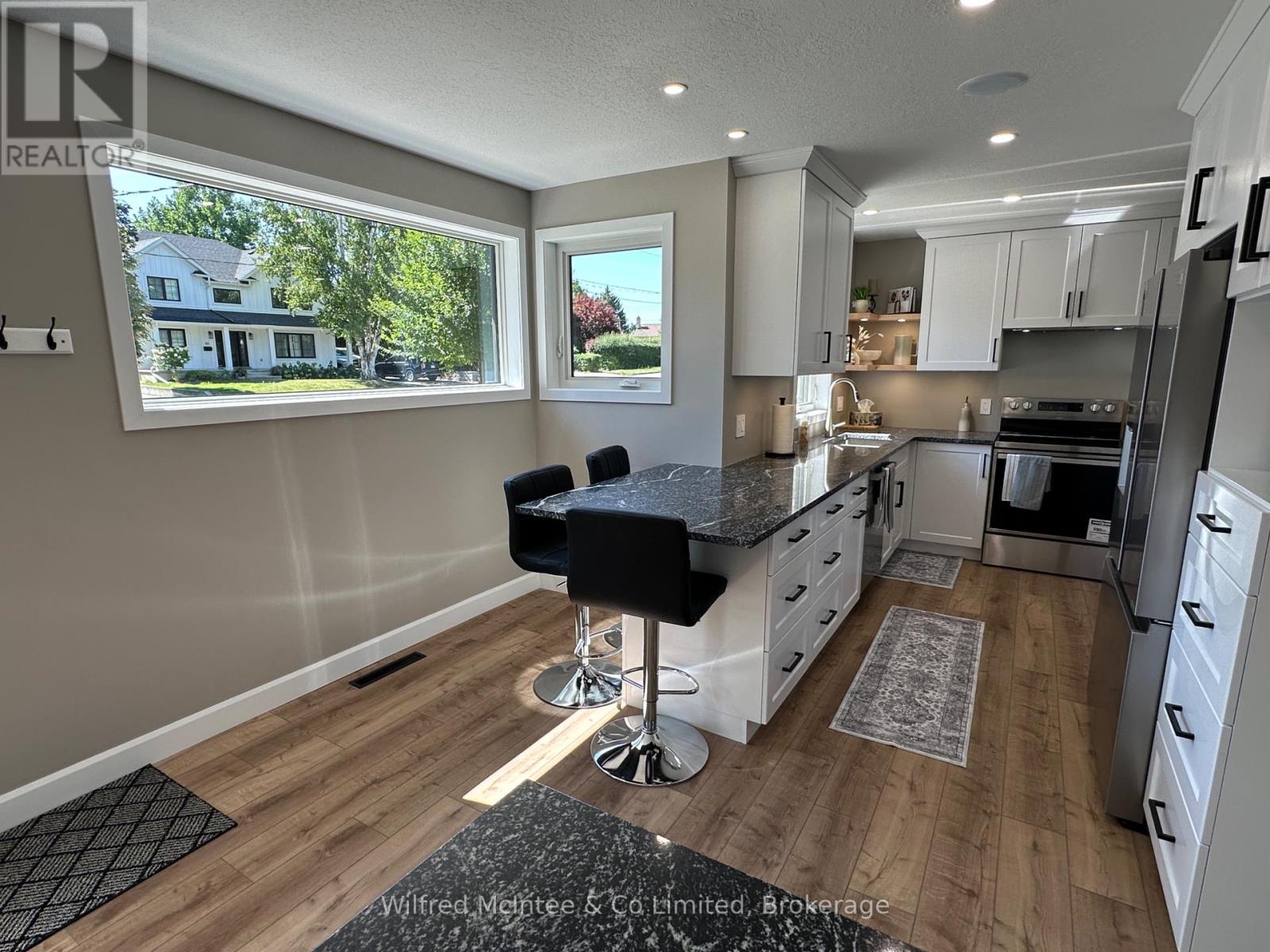 166 Cornwall Street, Waterloo, Ontario  N2J 1H6 - Photo 7 - X12372442