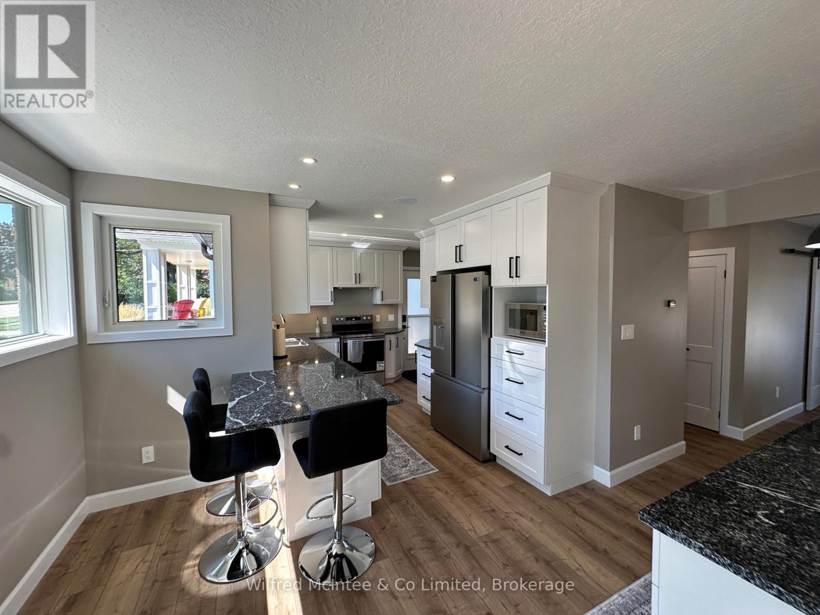 166 Cornwall Street, Waterloo, Ontario  N2J 1H6 - Photo 9 - X12372442
