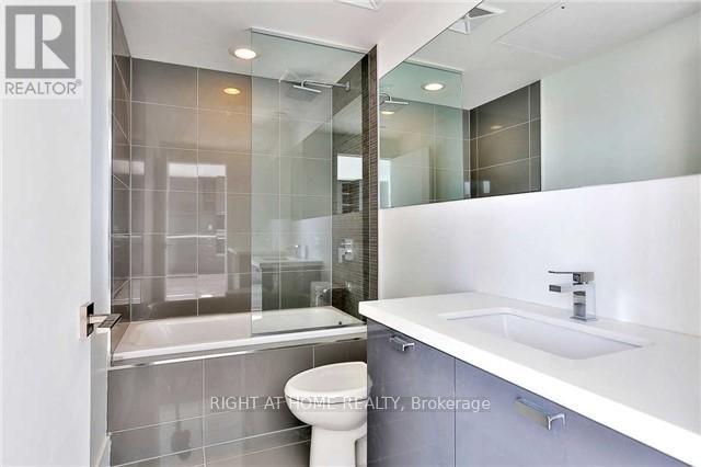 701 - 32 Davenport Road, Toronto, Ontario  M5R 1H3 - Photo 3 - C12366738