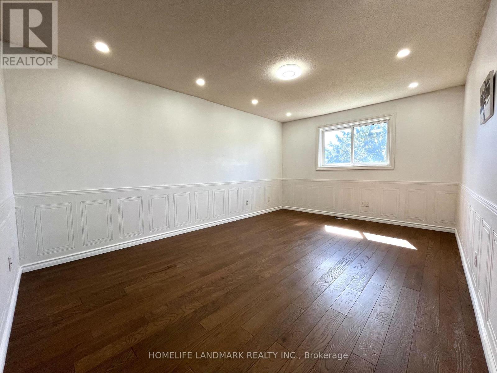88 Oriole Drive, East Gwillimbury, Ontario  L9N 1H3 - Photo 18 - N12372452
