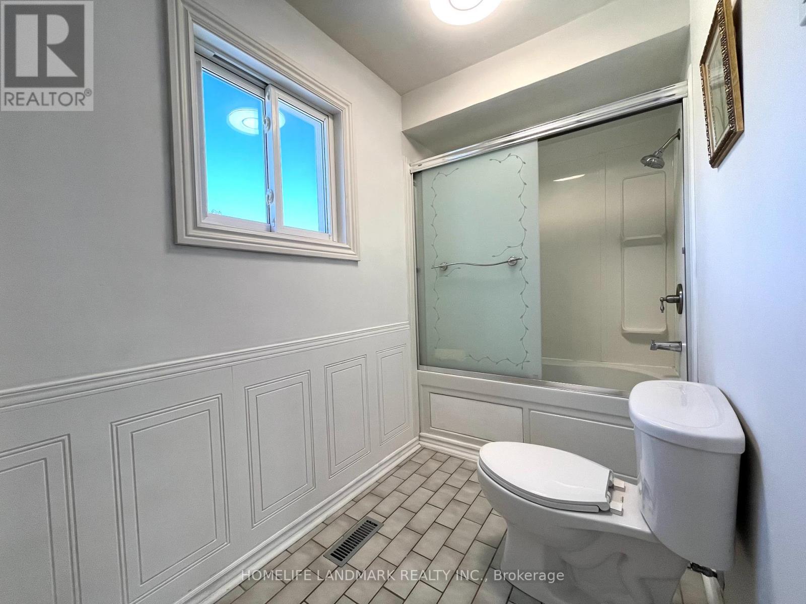 88 Oriole Drive, East Gwillimbury, Ontario  L9N 1H3 - Photo 20 - N12372452