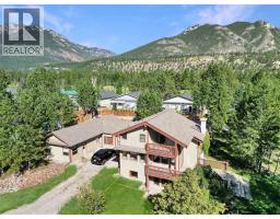 7560 Jackson Avenue, radium hot springs, British Columbia