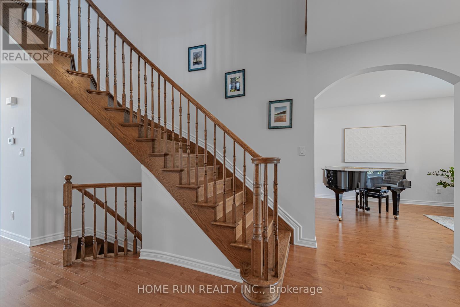 609 Triangle Street, Ottawa, Ontario  K2V 0L8 - Photo 4 - X12372484