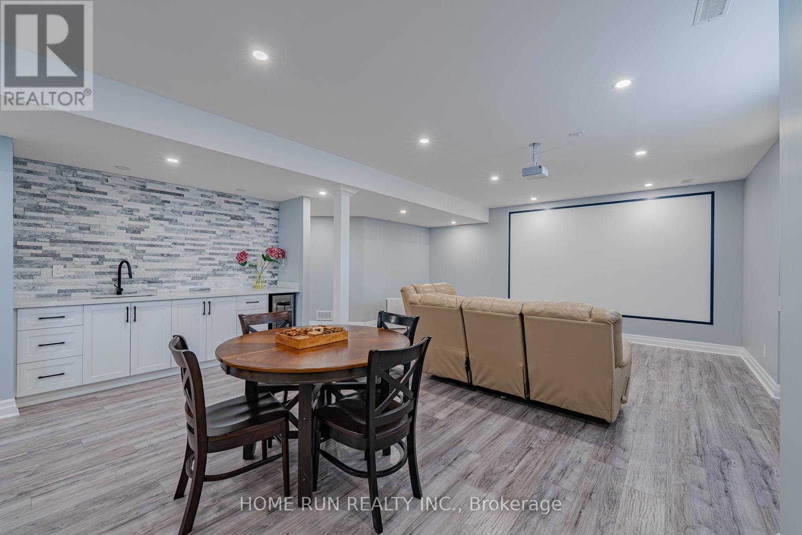 609 Triangle Street, Ottawa, Ontario  K2V 0L8 - Photo 46 - X12372484