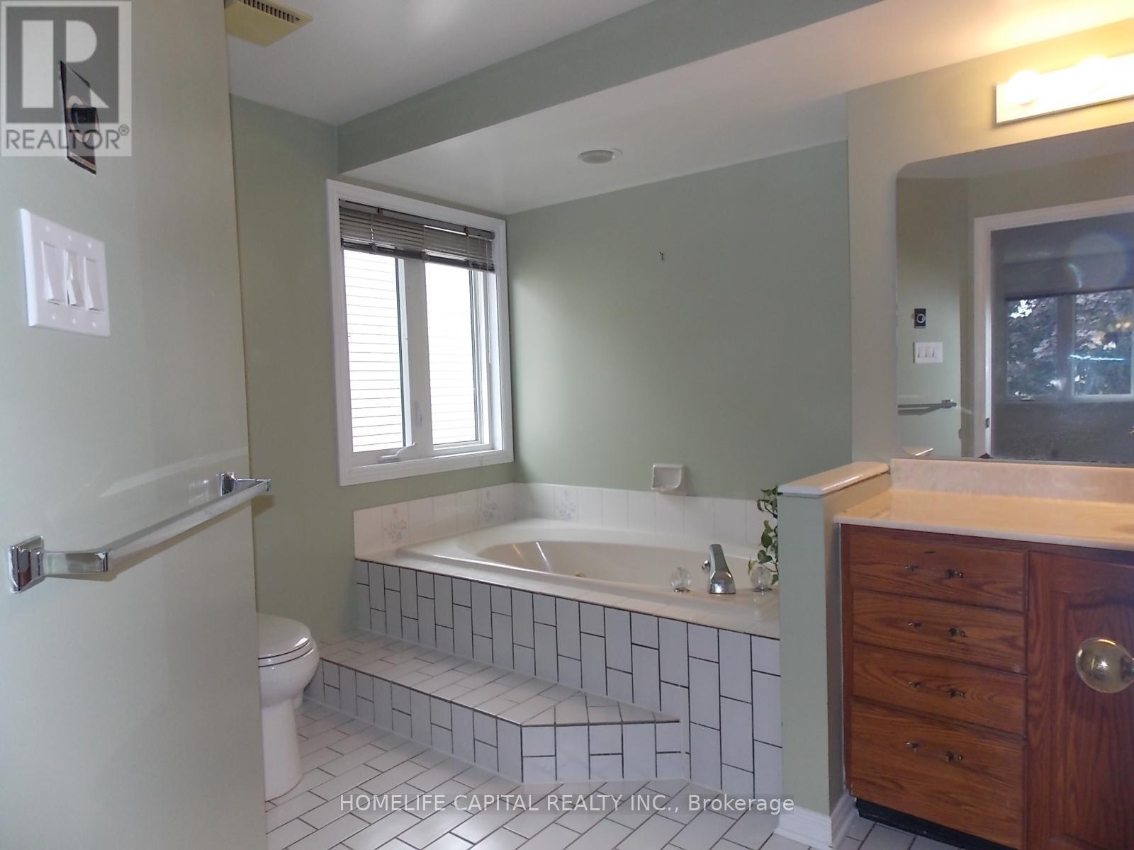 1804 Robinwood Place, Ottawa, Ontario  K1C 6L4 - Photo 22 - X12372498