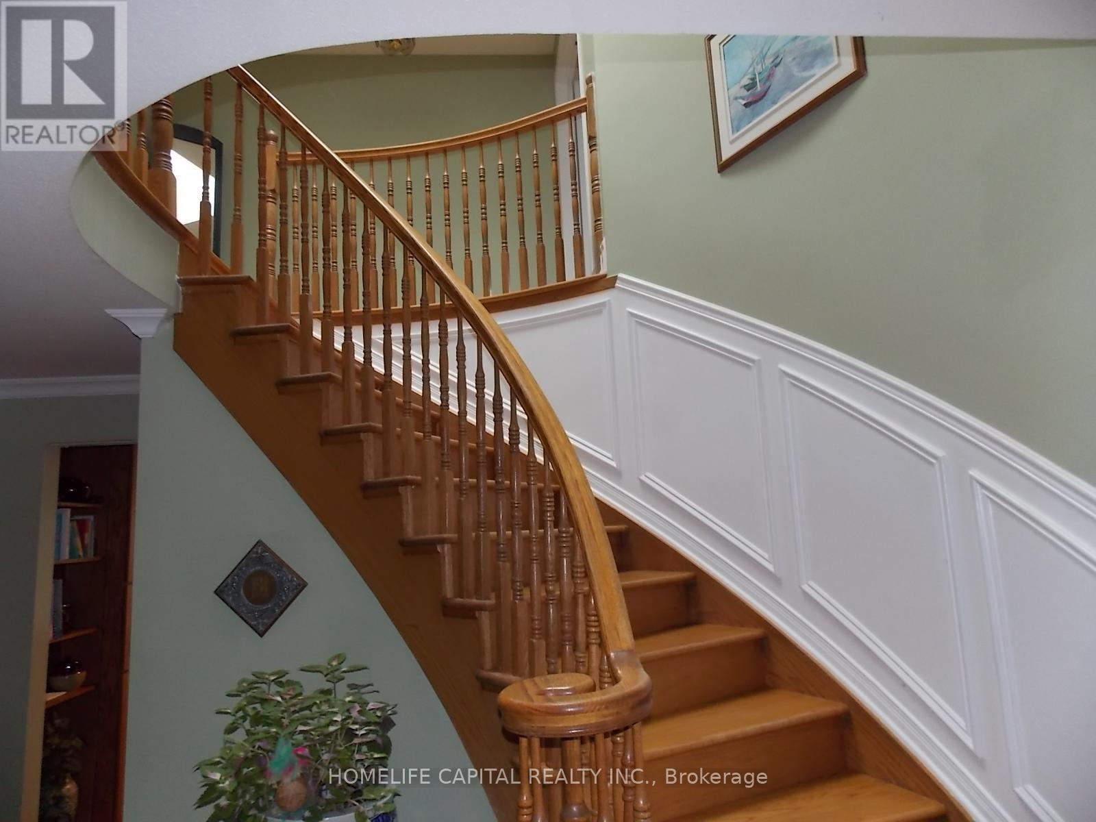 1804 Robinwood Place, Ottawa, Ontario  K1C 6L4 - Photo 8 - X12372498