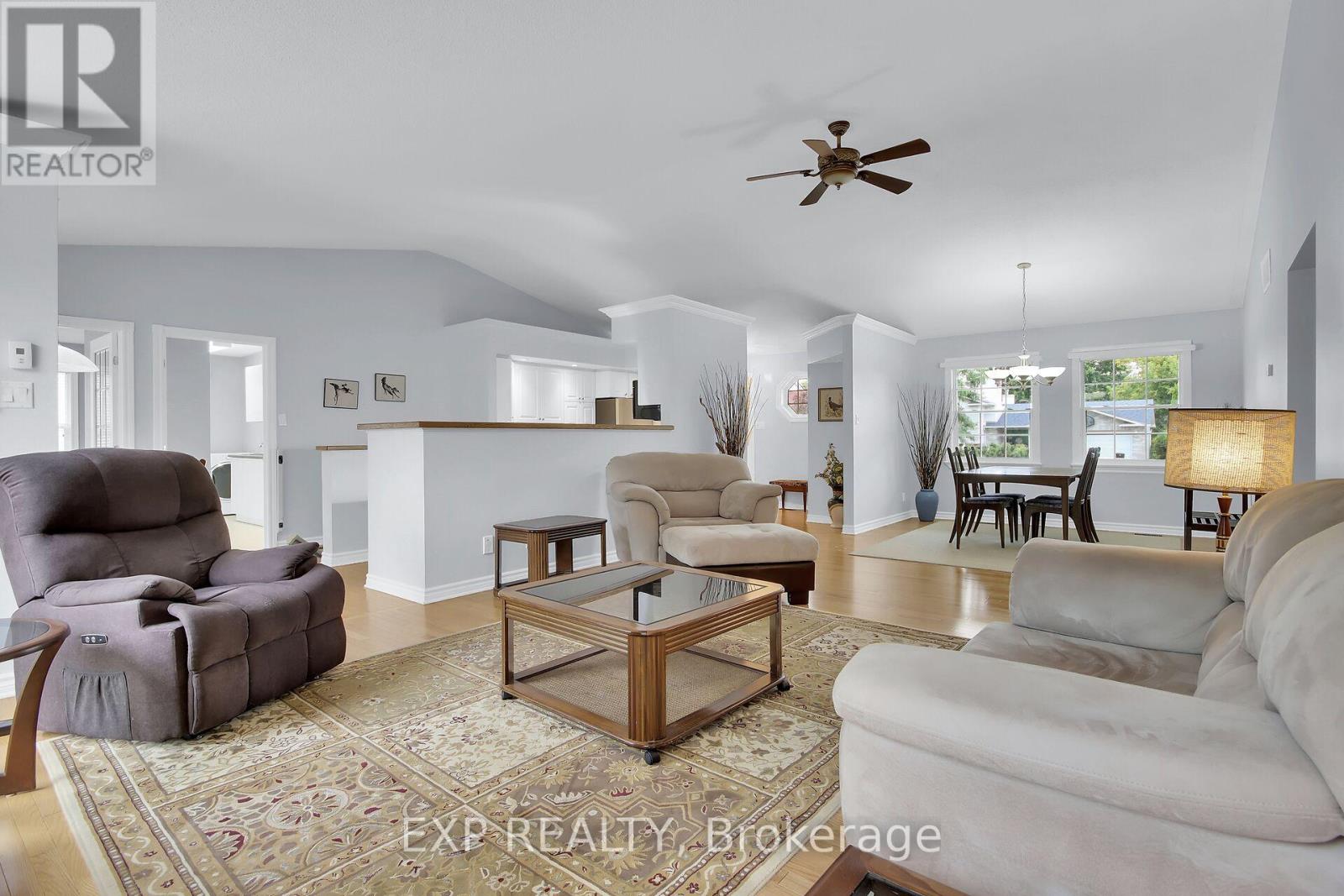 40 Evelyn Street, Mississippi Mills, Ontario  K0A 1A0 - Photo 10 - X12372500