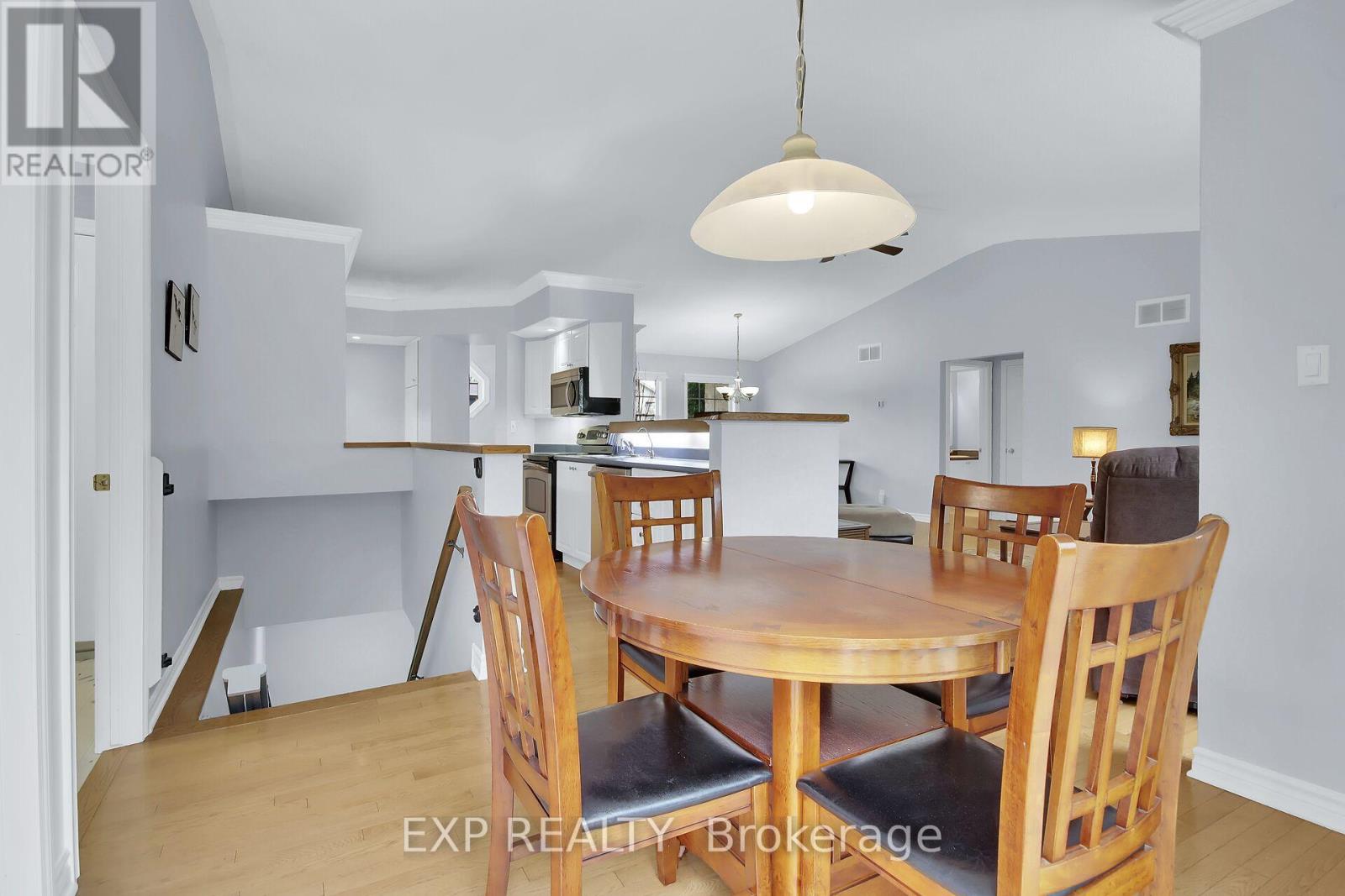 40 Evelyn Street, Mississippi Mills, Ontario  K0A 1A0 - Photo 14 - X12372500
