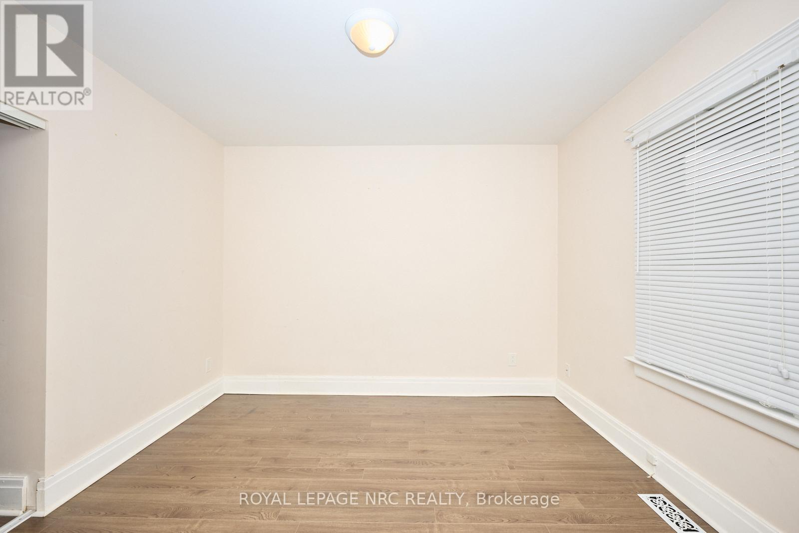 11 Beech Street, St. Catharines (Downtown), Ontario  L2R 2B6 - Photo 10 - X12372497