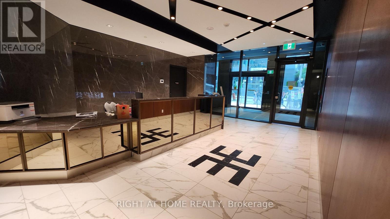 2805 - 327 KING STREET W, Toronto, Ontario