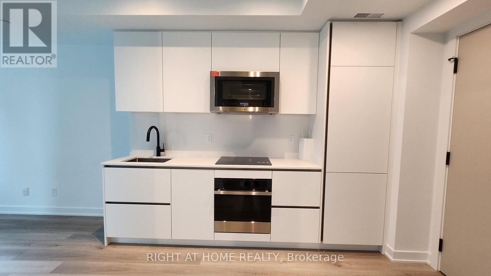2805 - 327 King Street W, Toronto, Ontario  M5V 0W7 - Photo 3 - C12372472
