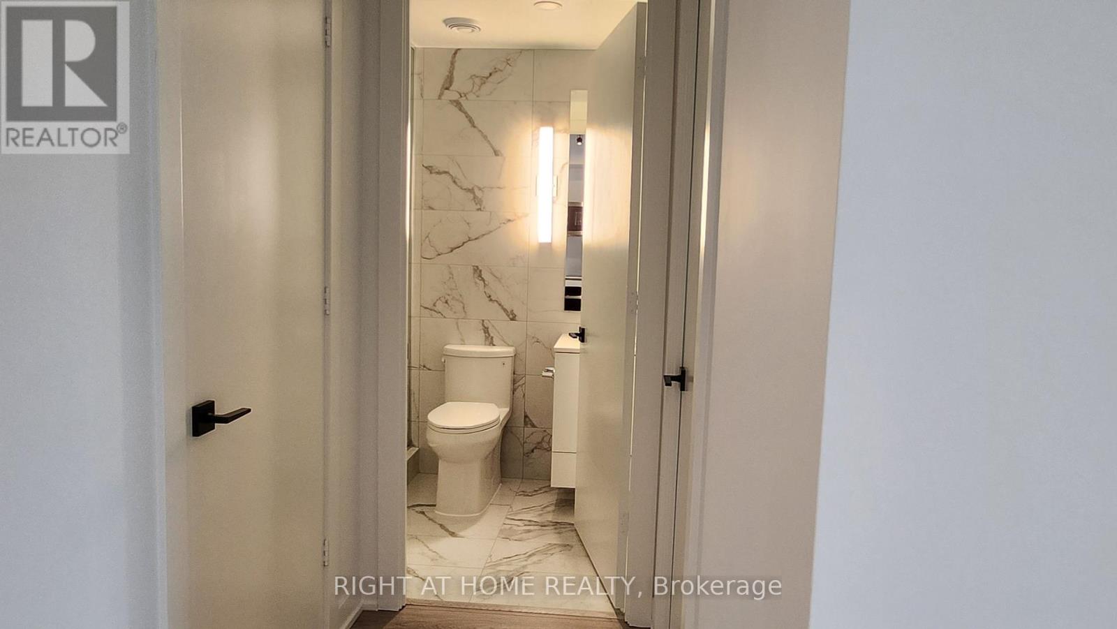 2805 - 327 King Street W, Toronto, Ontario  M5V 0W7 - Photo 4 - C12372472
