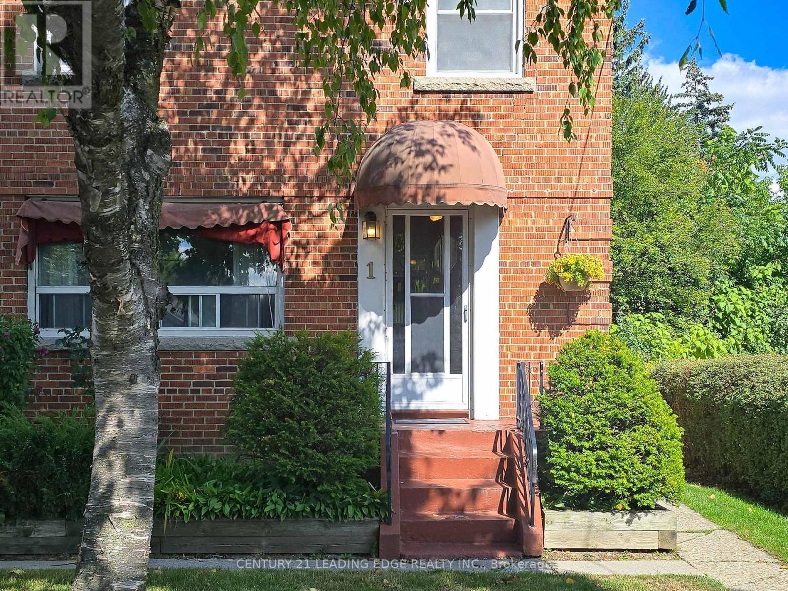 1 Faulkland Road, Toronto, Ontario  M1L 3S2 - Photo 5 - E12372471