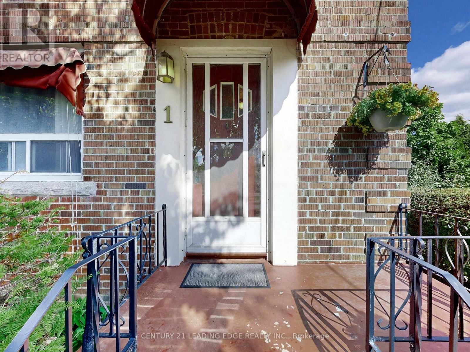 1 Faulkland Road, Toronto, Ontario  M1L 3S2 - Photo 6 - E12372471