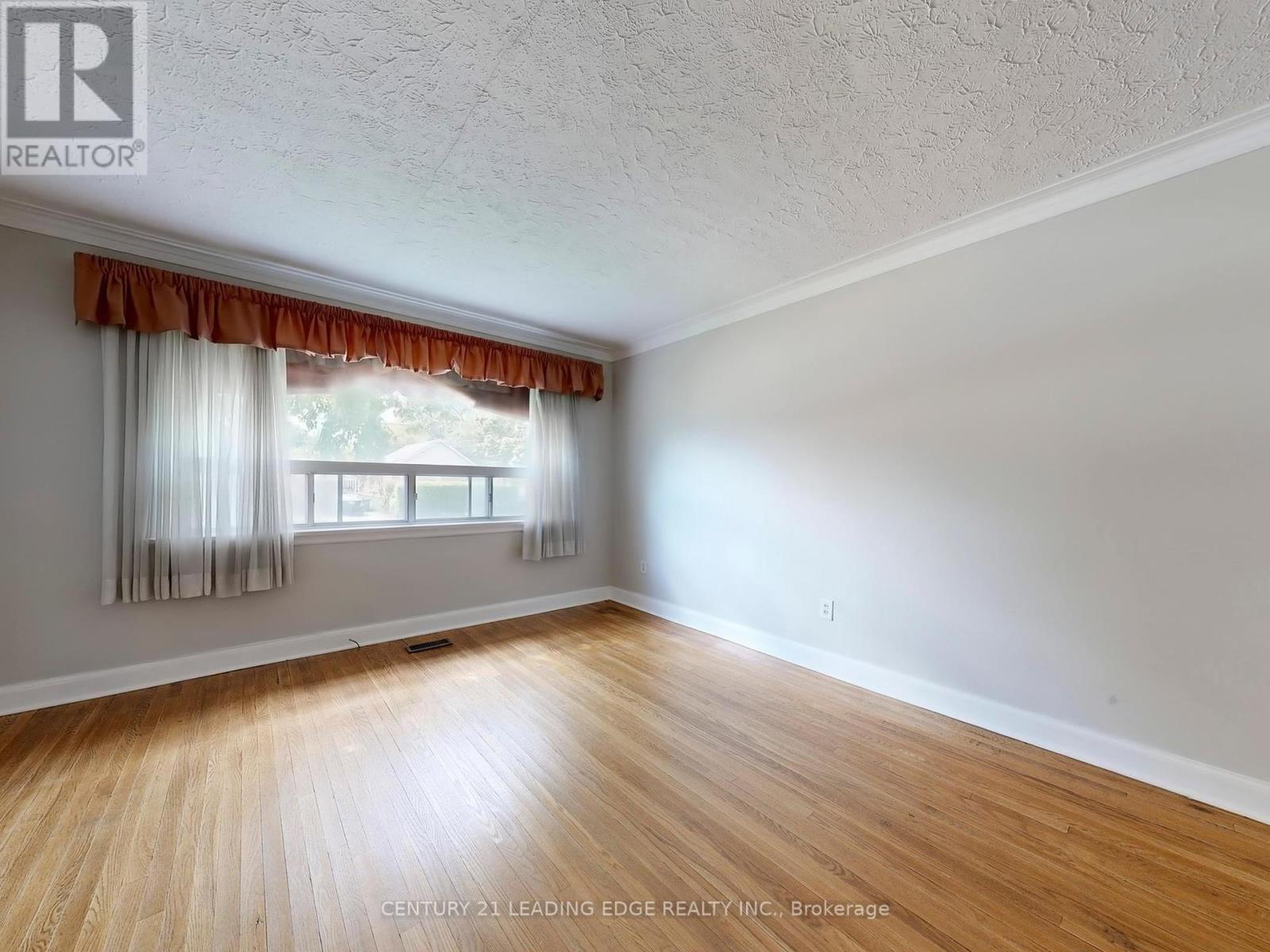 1 Faulkland Road, Toronto, Ontario  M1L 3S2 - Photo 8 - E12372471