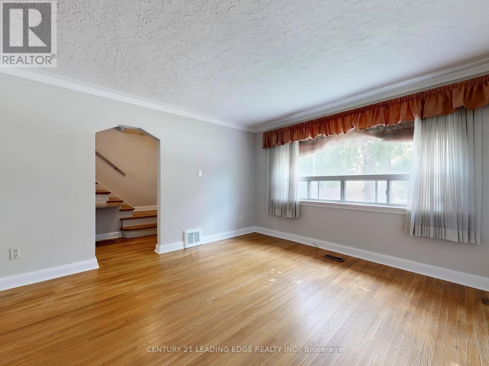 1 Faulkland Road, Toronto, Ontario  M1L 3S2 - Photo 9 - E12372471