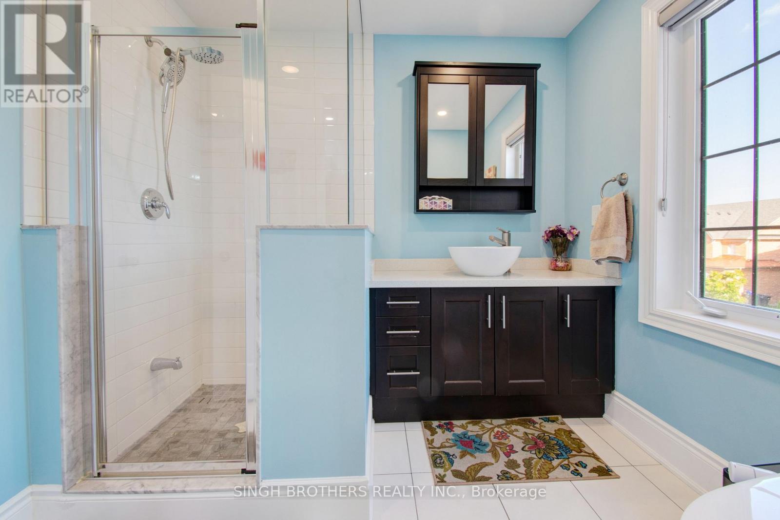 15 Degrey Drive, Brampton, Ontario  L6P 3T6 - Photo 34 - W12372478