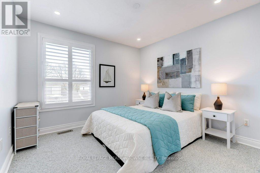 10 - 336 Queen Street S, Mississauga, Ontario  L5M 1M2 - Photo 14 - W12372486