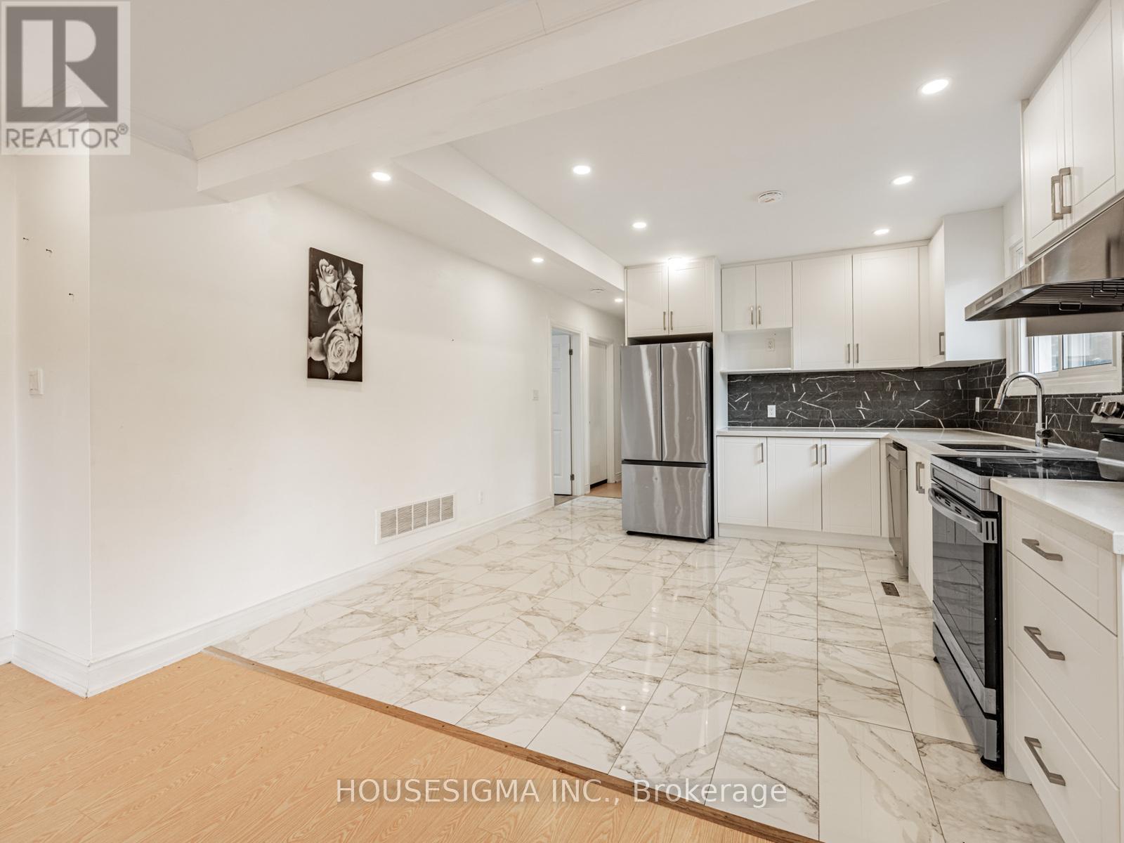 Unit 2 - 16 Muskoka Avenue, Toronto, Ontario  M8W 1H3 - Photo 10 - W12372491