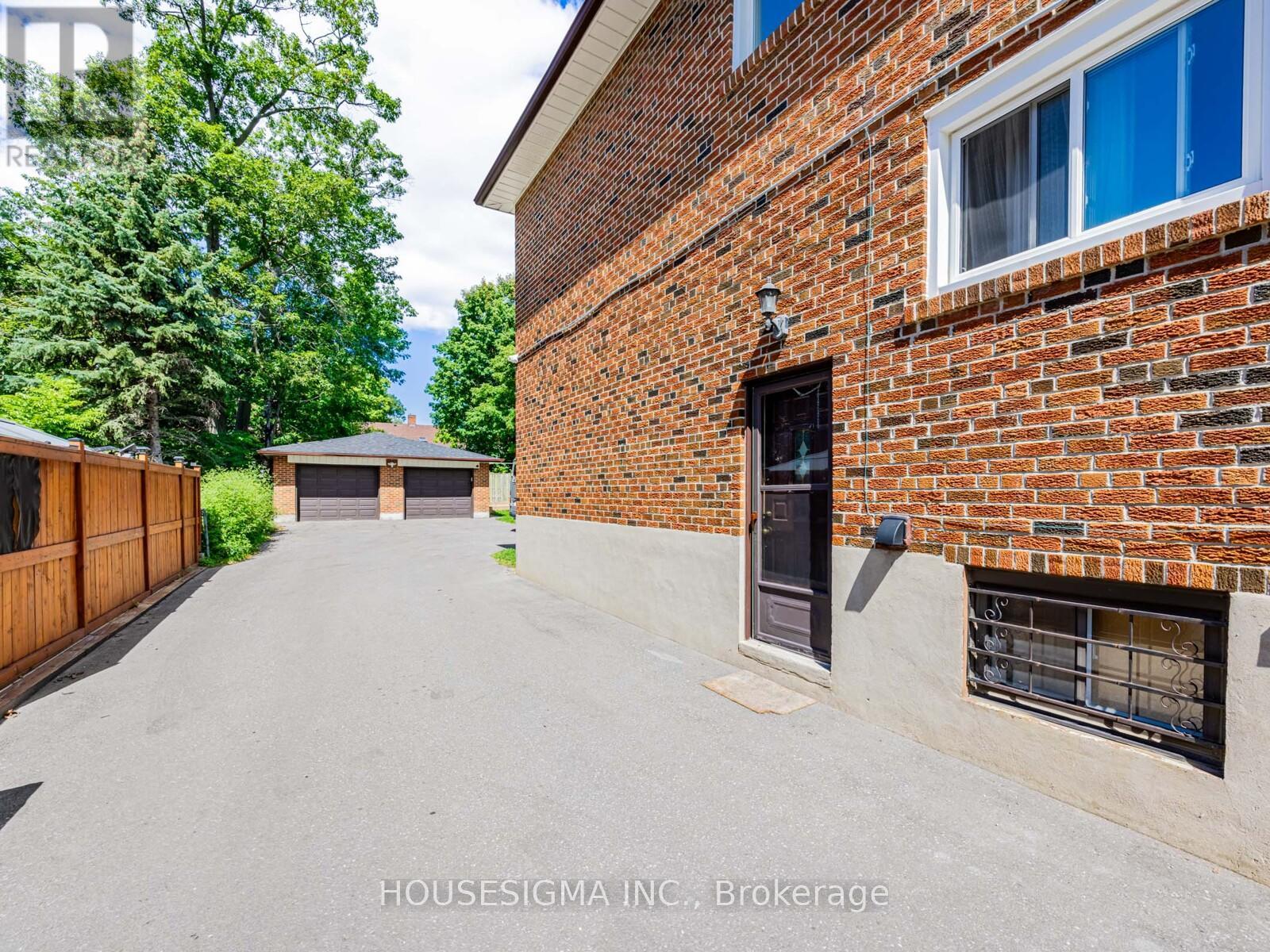 Unit 2 - 16 Muskoka Avenue, Toronto, Ontario  M8W 1H3 - Photo 22 - W12372491
