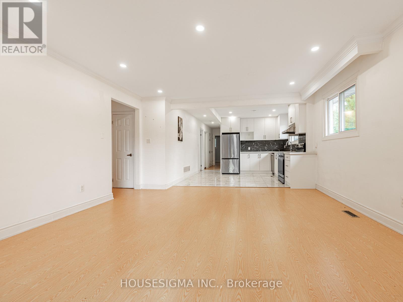 Unit 2 - 16 Muskoka Avenue, Toronto, Ontario  M8W 1H3 - Photo 8 - W12372491