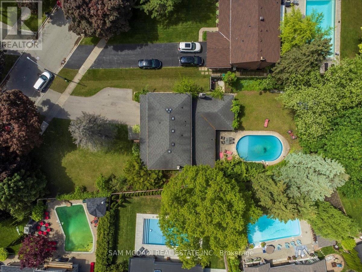 1571 Yew Street, Mississauga, Ontario  L5H 2C1 - Photo 25 - W12372508