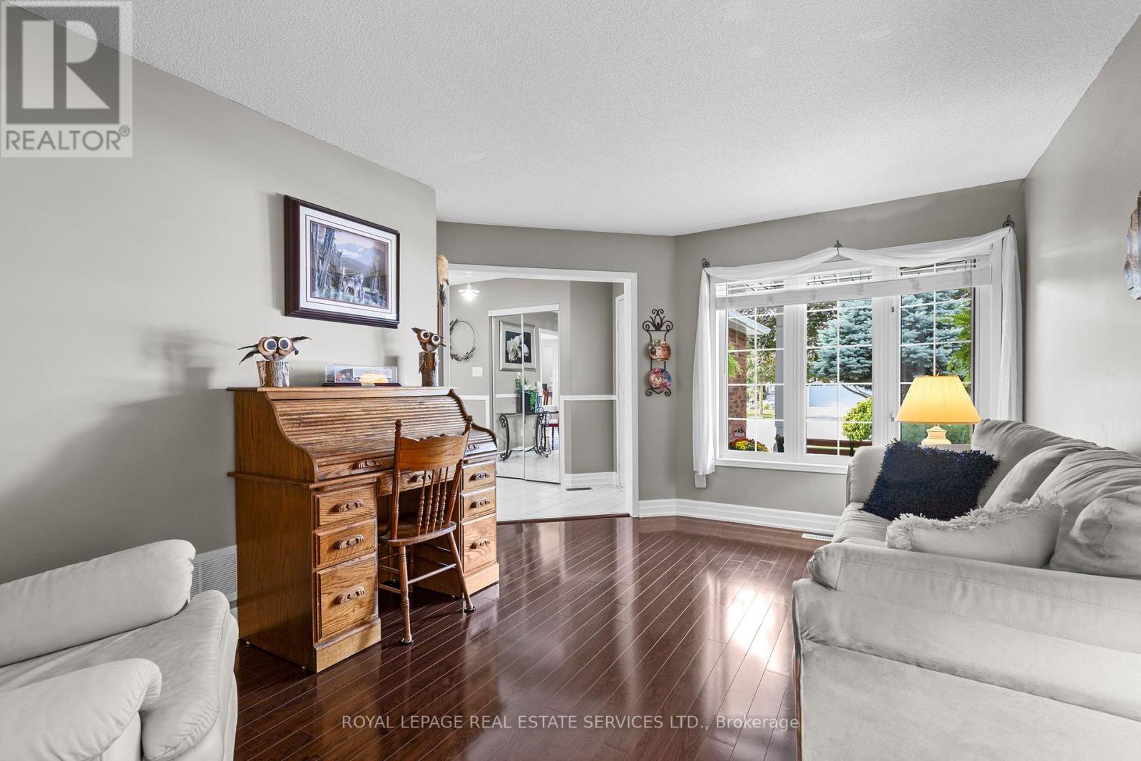 14248 Argyll Road, Halton Hills, Ontario  L7G 5R2 - Photo 4 - W12372515
