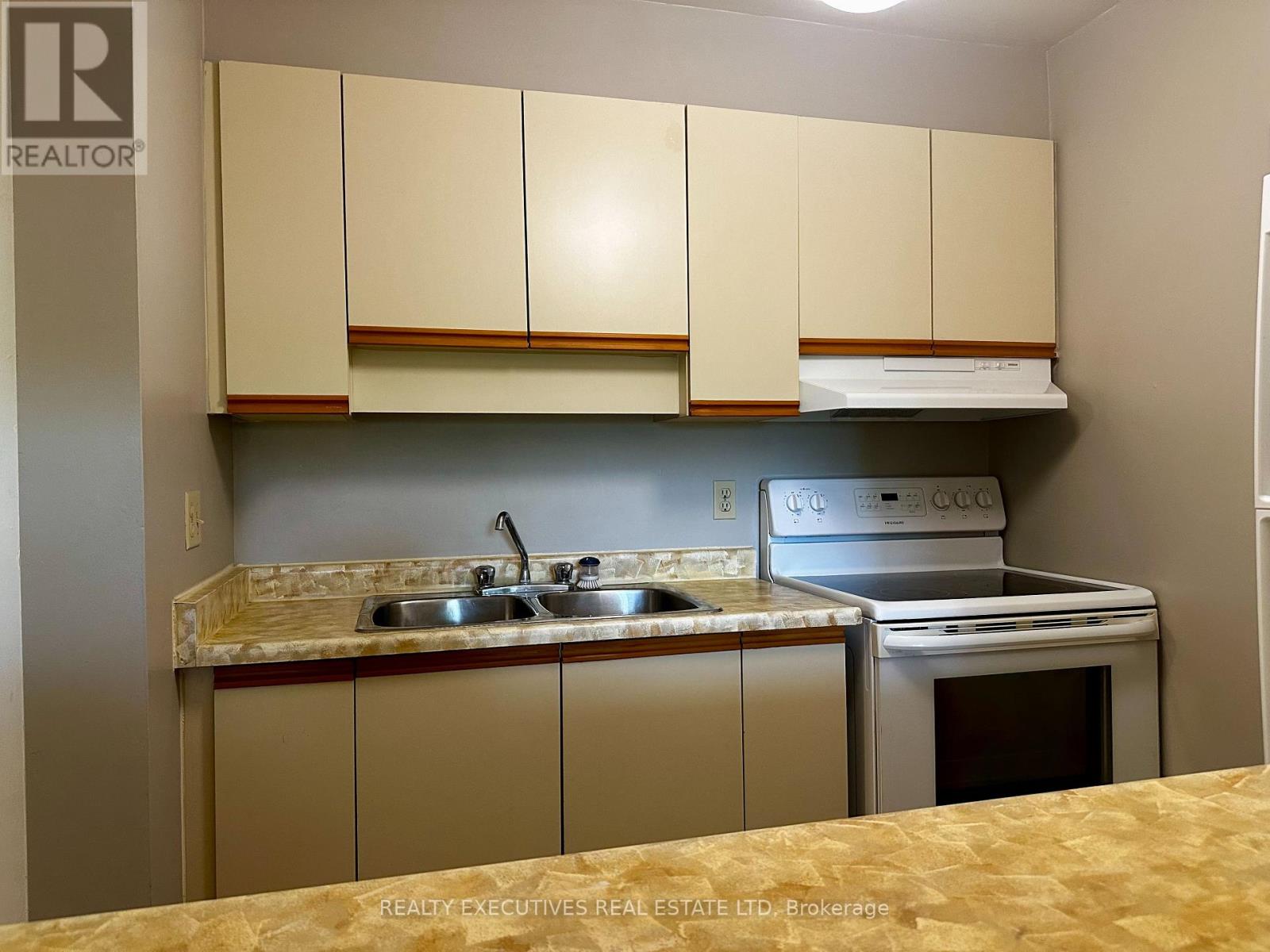 Property at 408 - 214 VIEWMOUNT DRIVE image 2