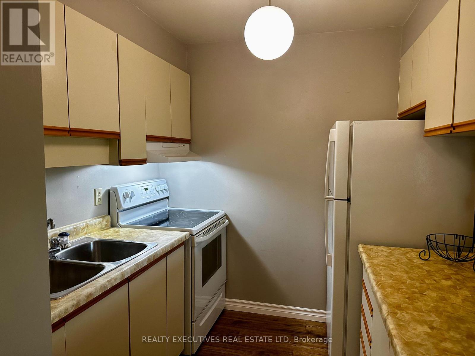 Property at 408 - 214 VIEWMOUNT DRIVE image 3