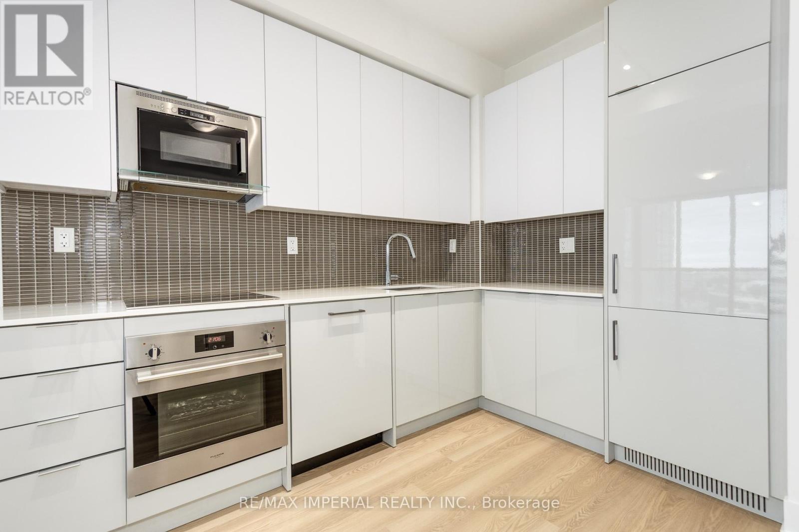 701 - 2916 Highway 7, Vaughan, Ontario  L4K 0K6 - Photo 5 - N12372518