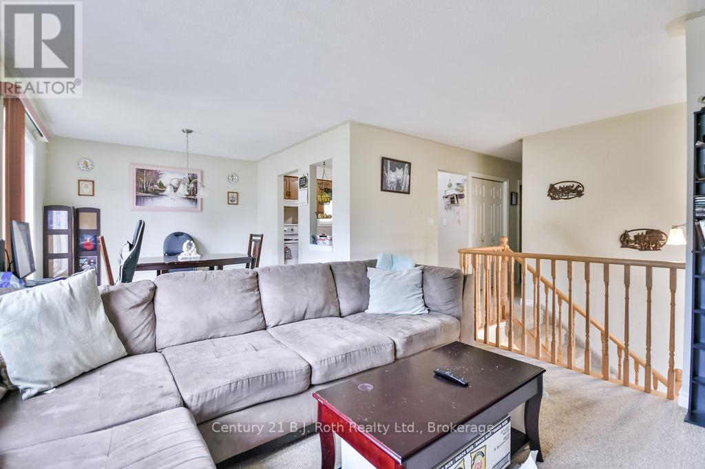 7 Christine Place, Orillia, Ontario  L3V 7P1 - Photo 5 - S12372534