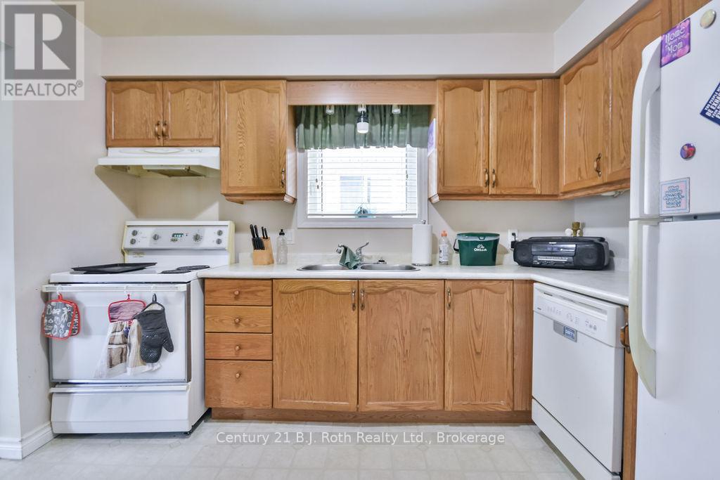 7 Christine Place, Orillia, Ontario  L3V 7P1 - Photo 8 - S12372534