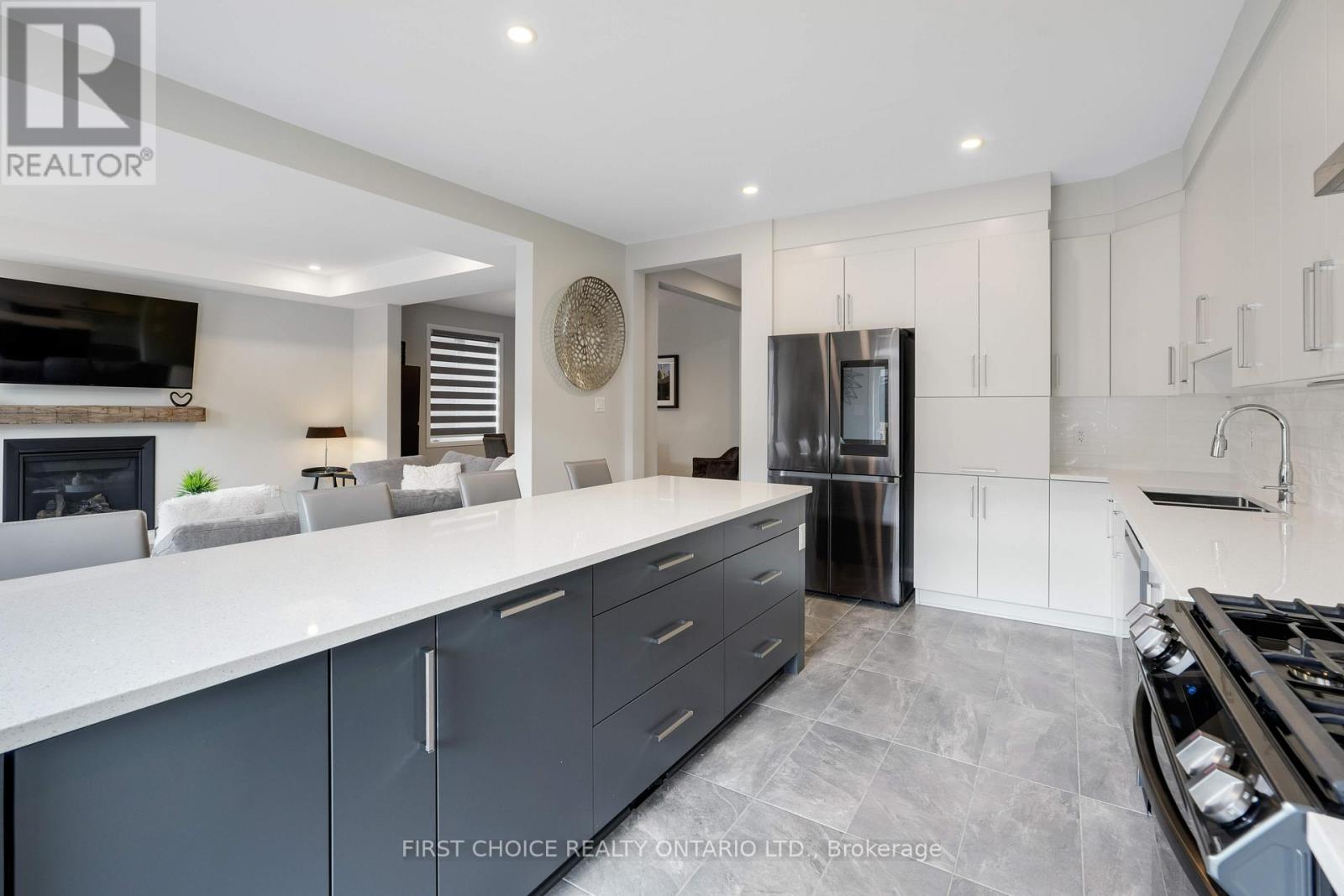 605 Ribbon Street, Ottawa, Ontario  K4M 0M8 - Photo 12 - X12372529