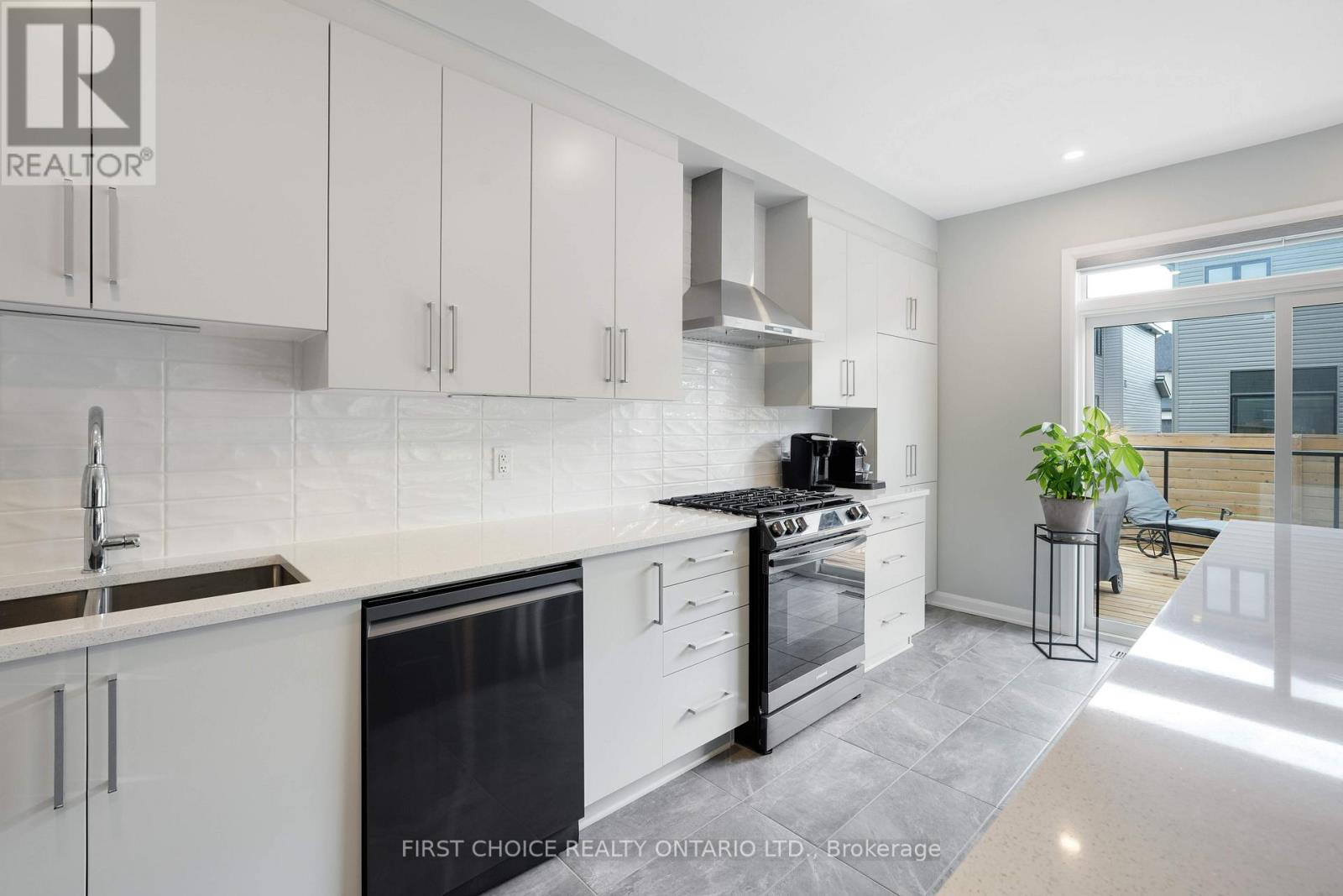 605 Ribbon Street, Ottawa, Ontario  K4M 0M8 - Photo 13 - X12372529