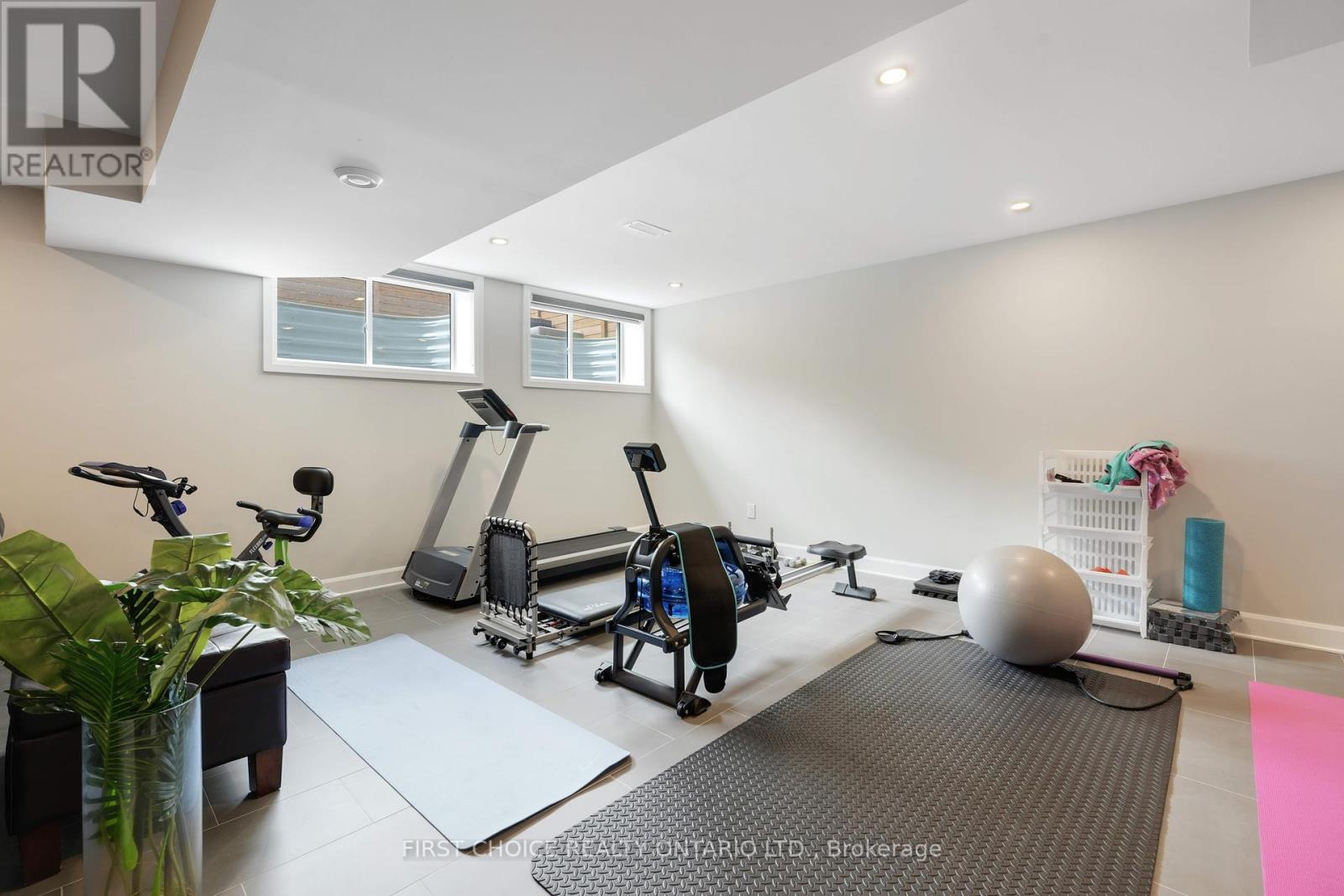 605 Ribbon Street, Ottawa, Ontario  K4M 0M8 - Photo 32 - X12372529