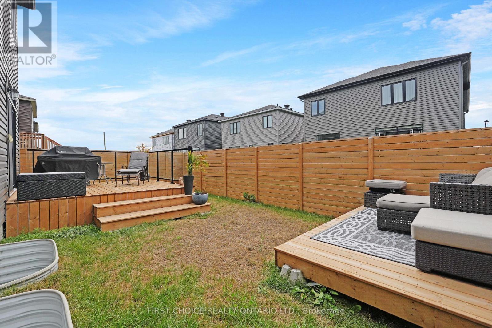 605 Ribbon Street, Ottawa, Ontario  K4M 0M8 - Photo 36 - X12372529