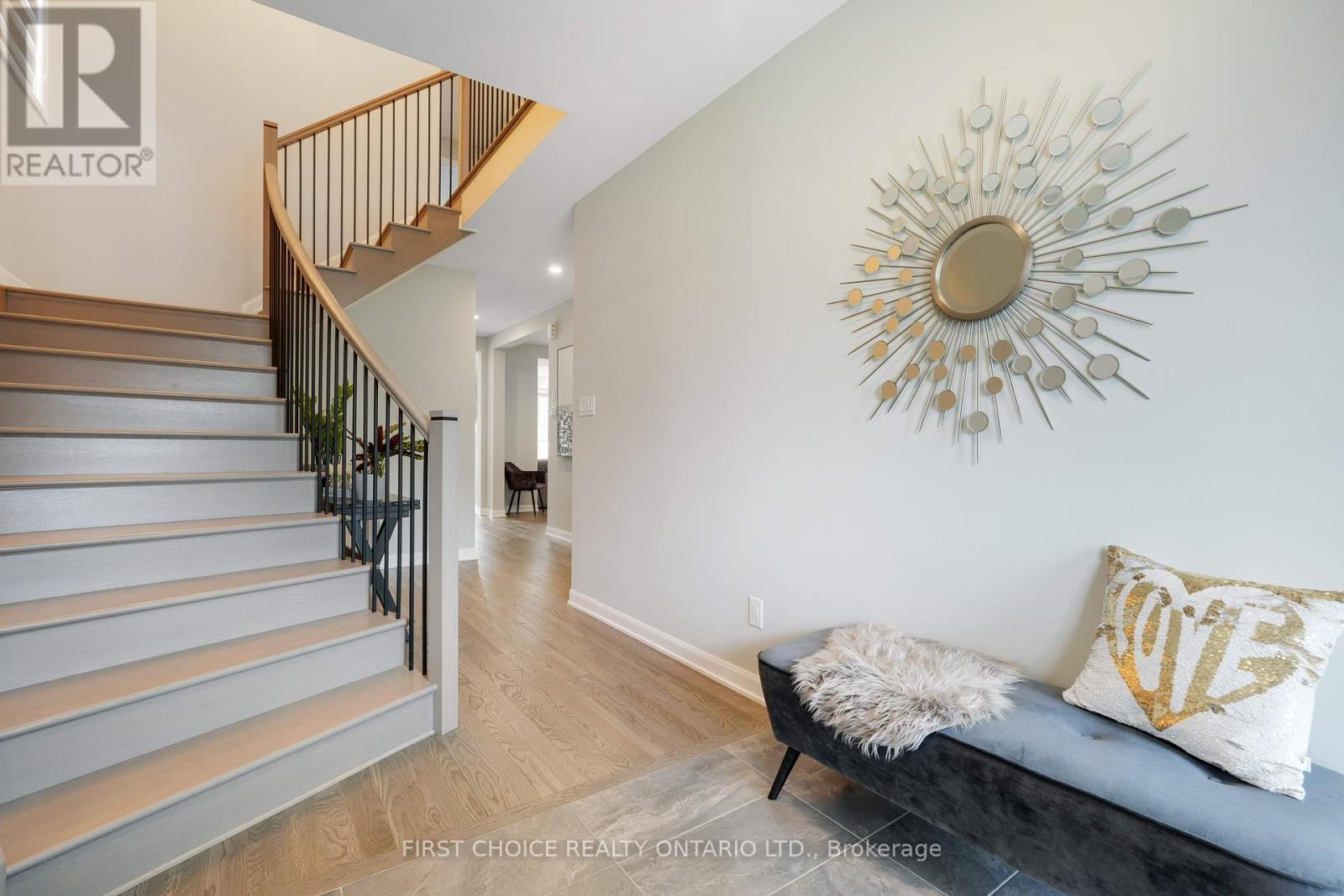 605 Ribbon Street, Ottawa, Ontario  K4M 0M8 - Photo 4 - X12372529