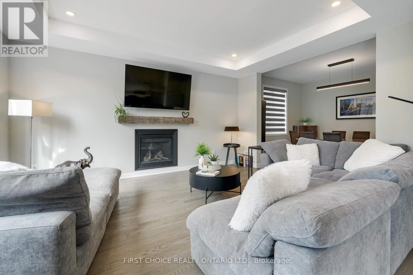 605 Ribbon Street, Ottawa, Ontario  K4M 0M8 - Photo 8 - X12372529