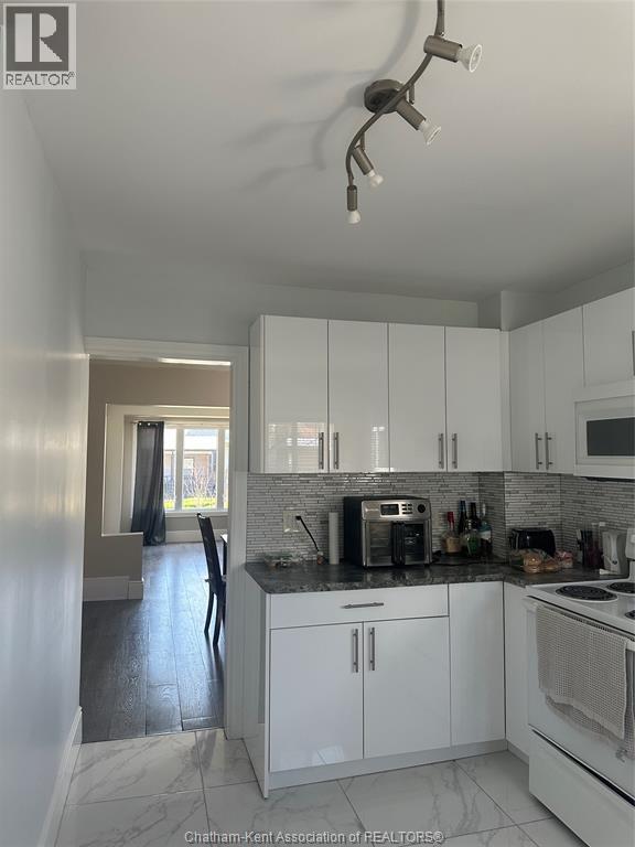 1353 Mckay Avenue, Windsor, Ontario  N9B 2B1 - Photo 10 - 25021954