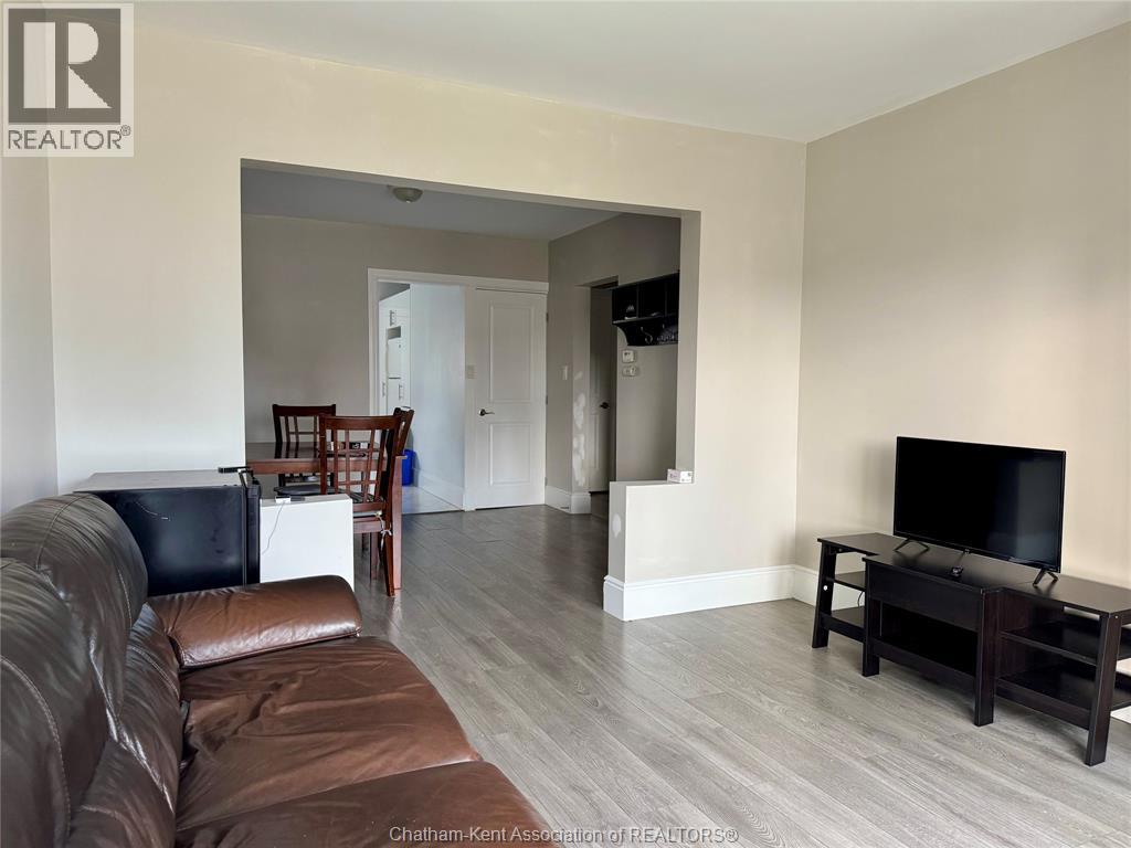 1353 Mckay Avenue, Windsor, Ontario  N9B 2B1 - Photo 3 - 25021954