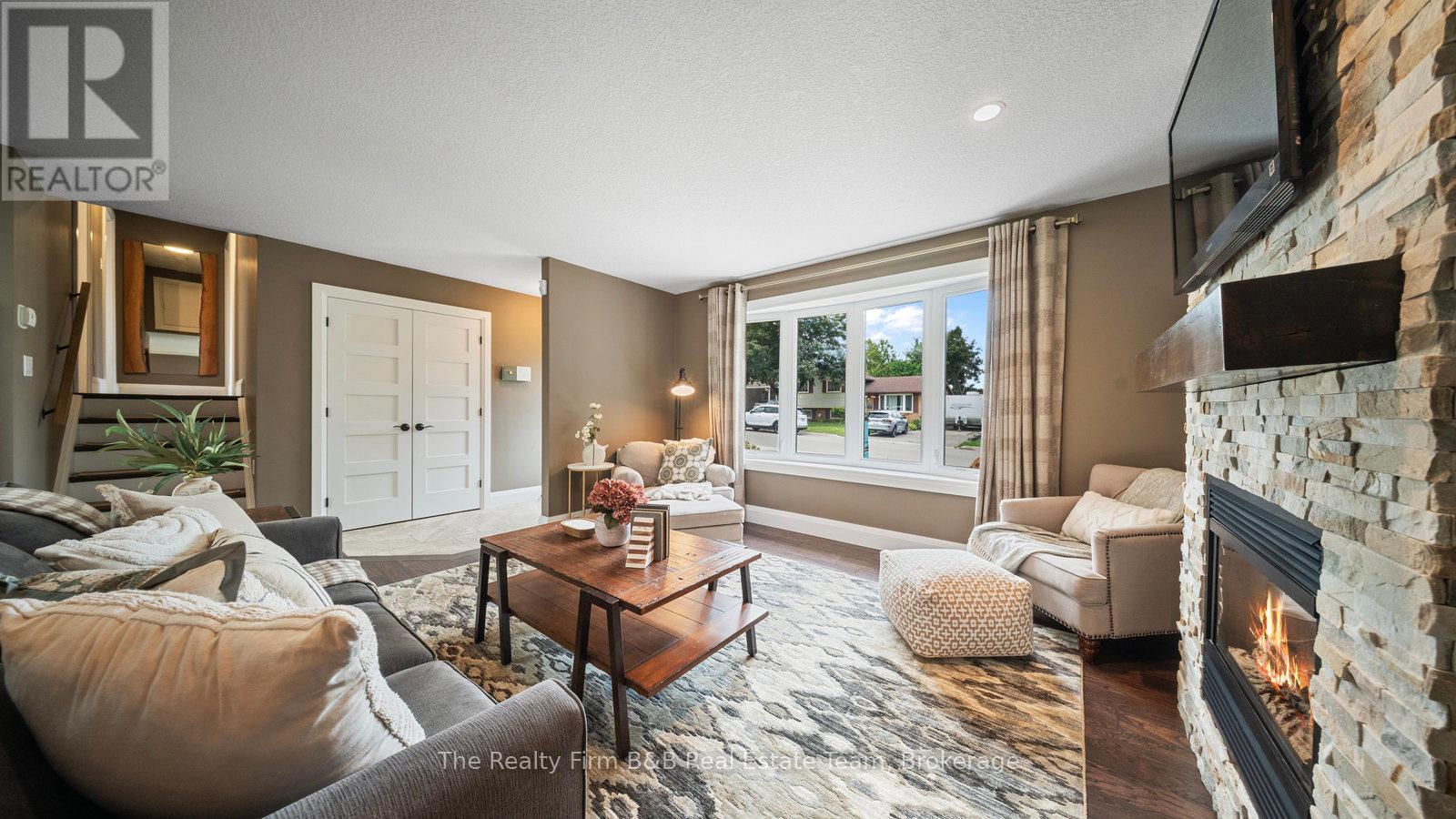 15 Fergusson Avenue, Ingersoll, Ontario  N5C 1E3 - Photo 11 - X12372538