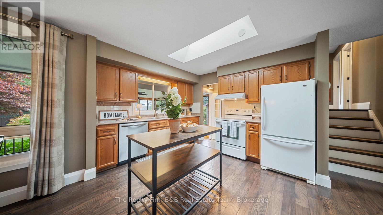 15 Fergusson Avenue, Ingersoll, Ontario  N5C 1E3 - Photo 12 - X12372538