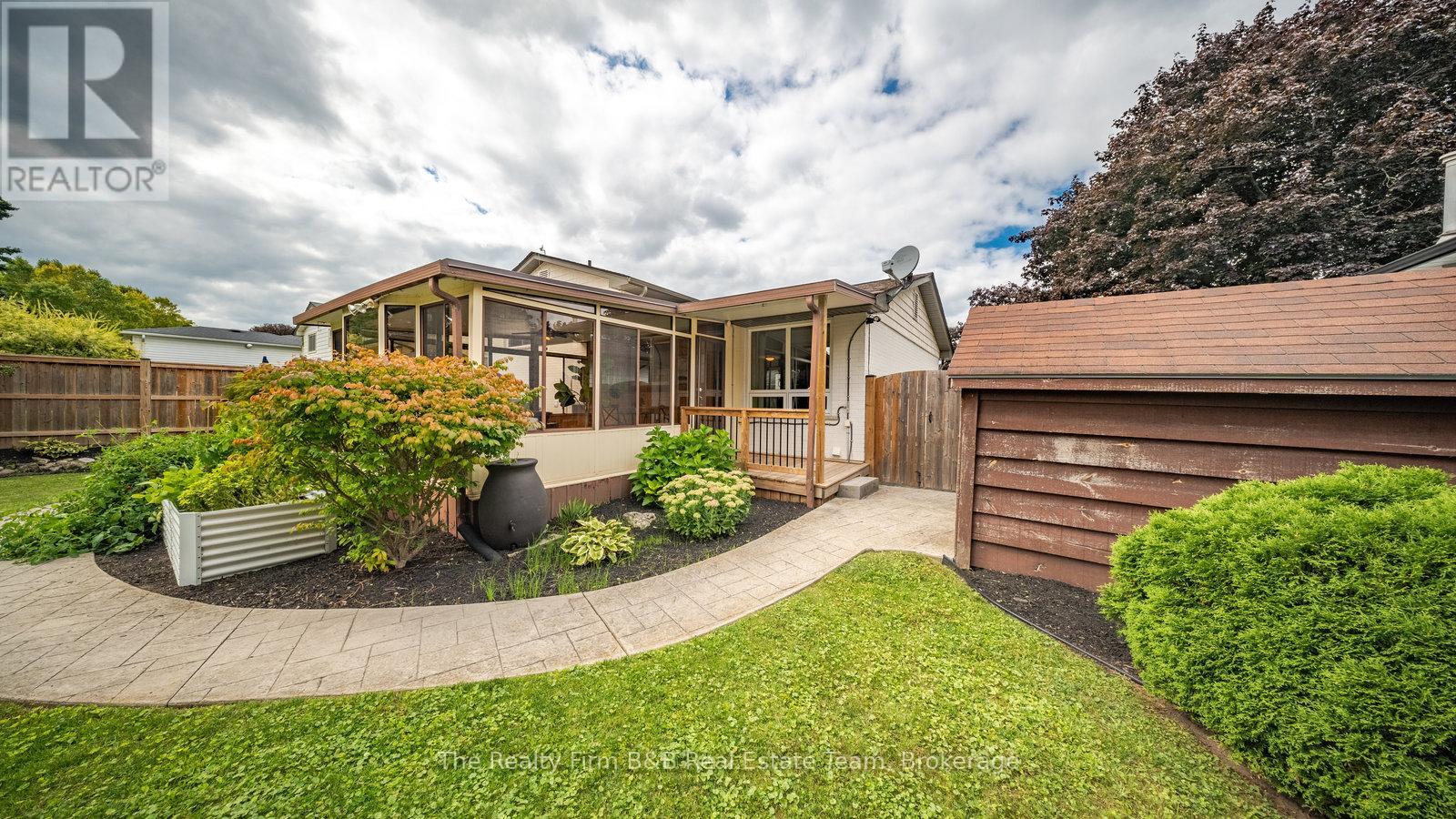 15 Fergusson Avenue, Ingersoll, Ontario  N5C 1E3 - Photo 36 - X12372538