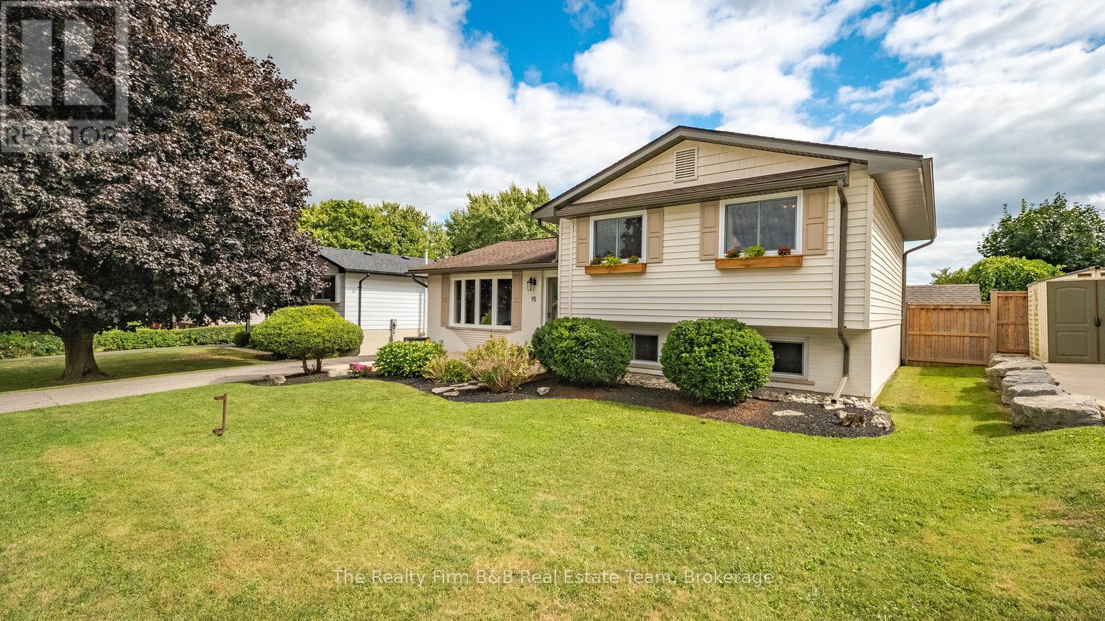 15 Fergusson Avenue, Ingersoll, Ontario  N5C 1E3 - Photo 4 - X12372538