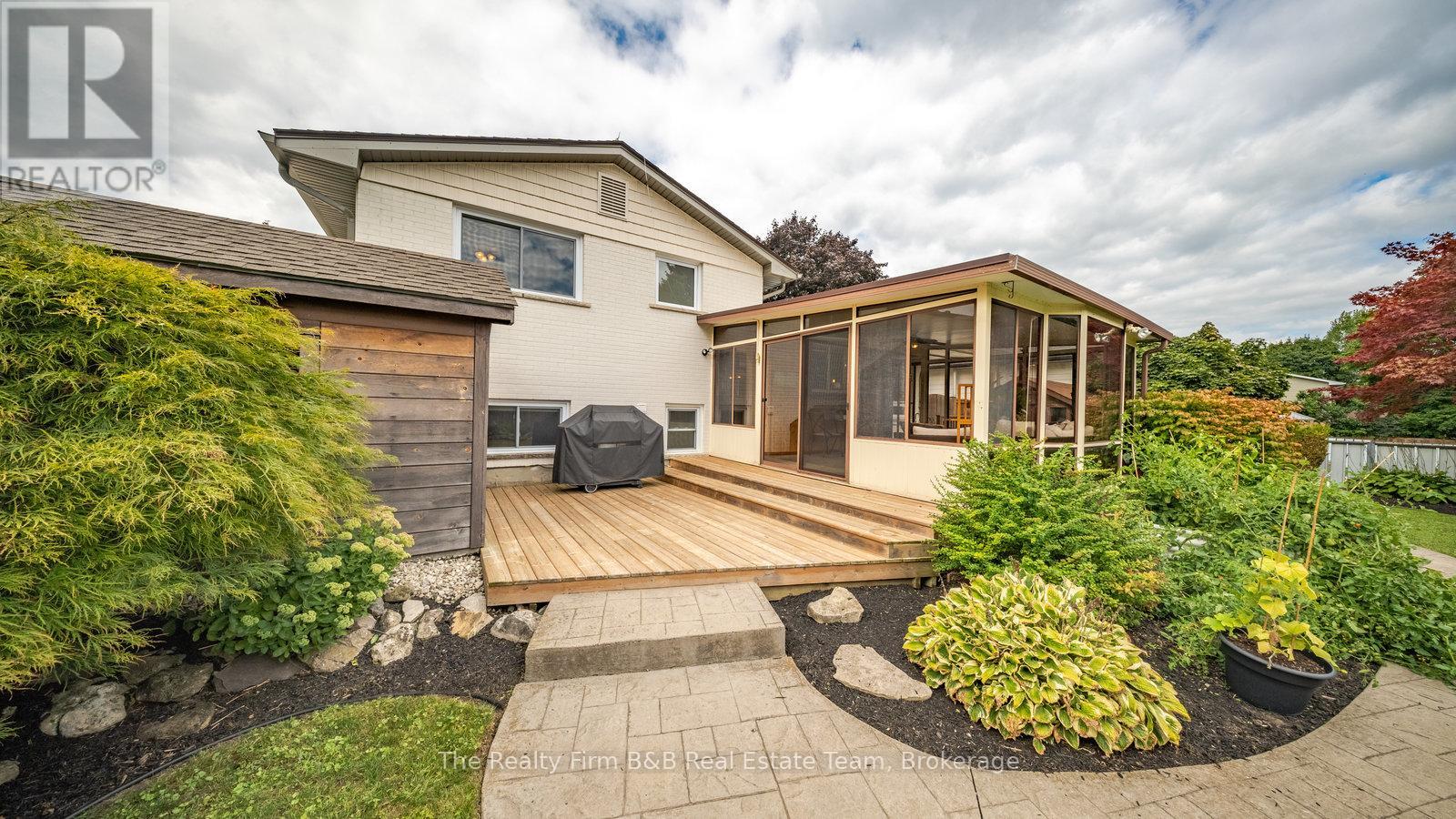 15 Fergusson Avenue, Ingersoll, Ontario  N5C 1E3 - Photo 41 - X12372538
